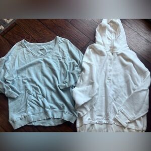 Bundle of 2 Aerie Medium sweatshirts white Henley Pullover Light Blue long sle